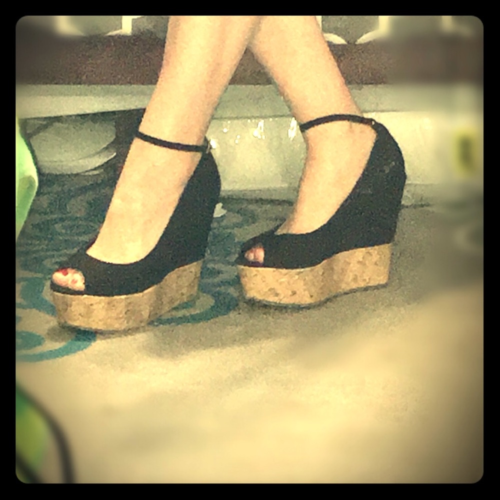 CLOSET CLOSING! JustFab platform wedge peeptoe EUC